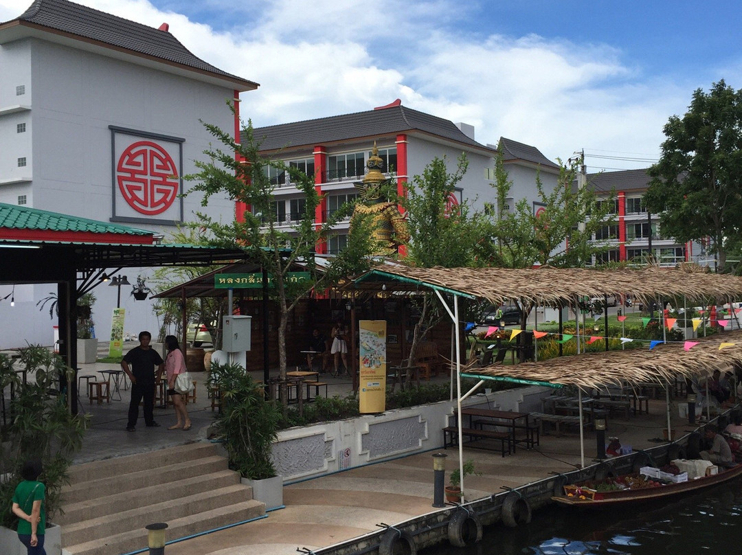 Rai Khing旅游景点-Thonburi Market - Sanam Luang 2