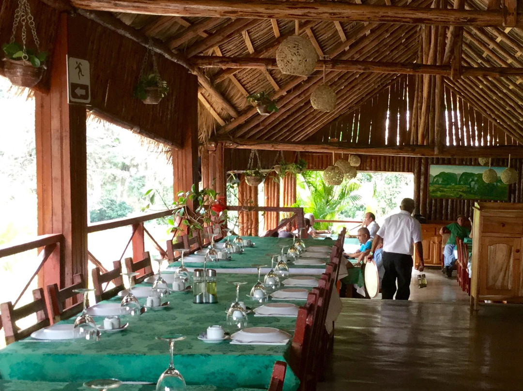 Santa Lucia餐馆和美食-Mural de la Prehistoria Restaurante