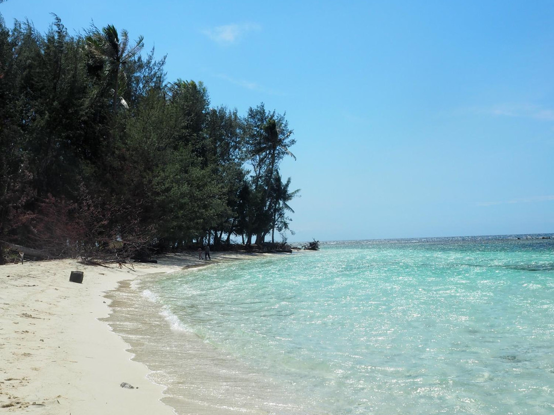 Batu Topeng Beach景点图片