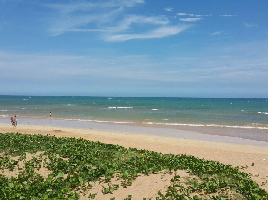 Praia de Manguinhos景点图片