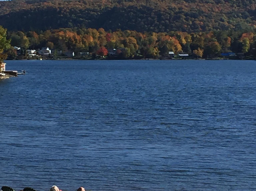 Clarksville餐馆和美食-Maple on the Lake