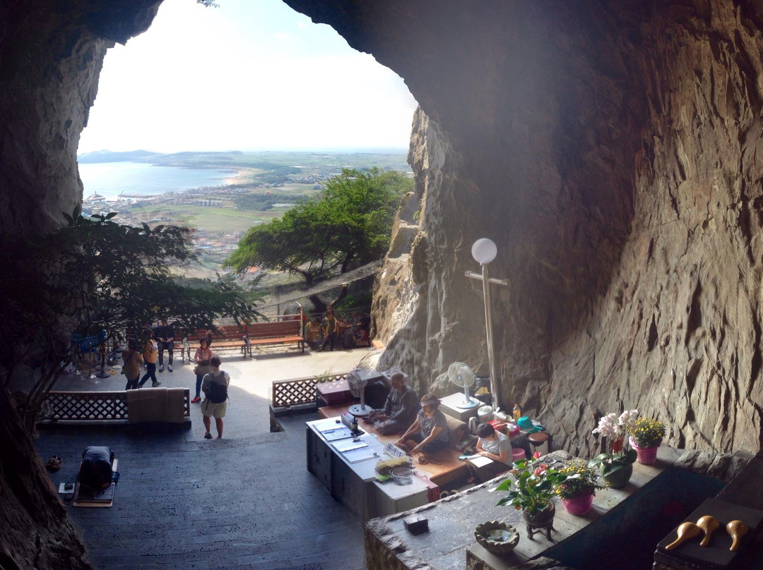 Sanbangsan Mountain-西归浦市必去景点