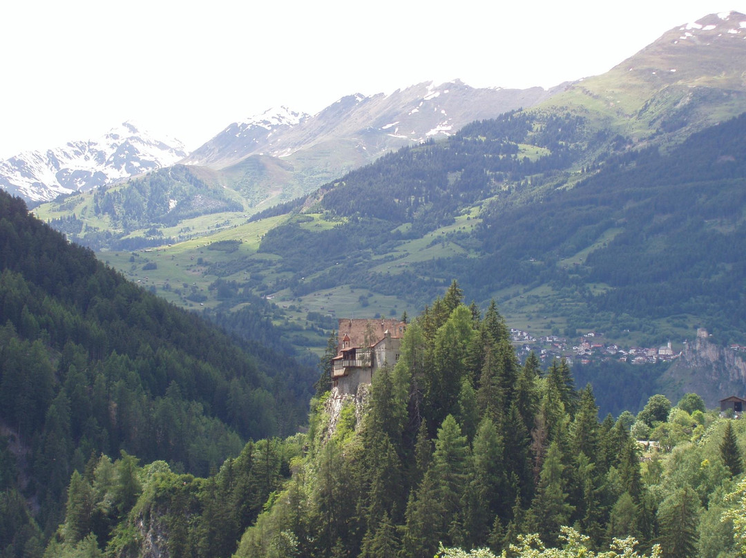 Burg Berneck-Kauns必去景点