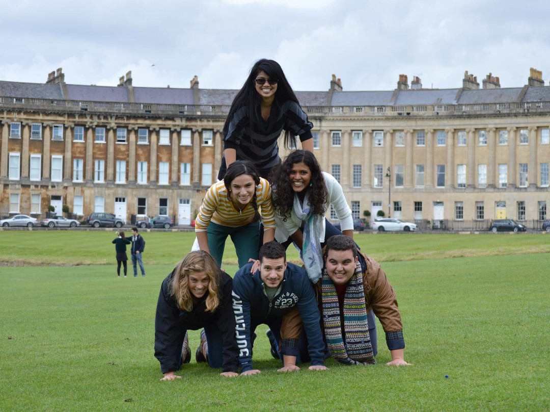 Treasures of Bath Fun Walking Tour-巴斯必去景点
