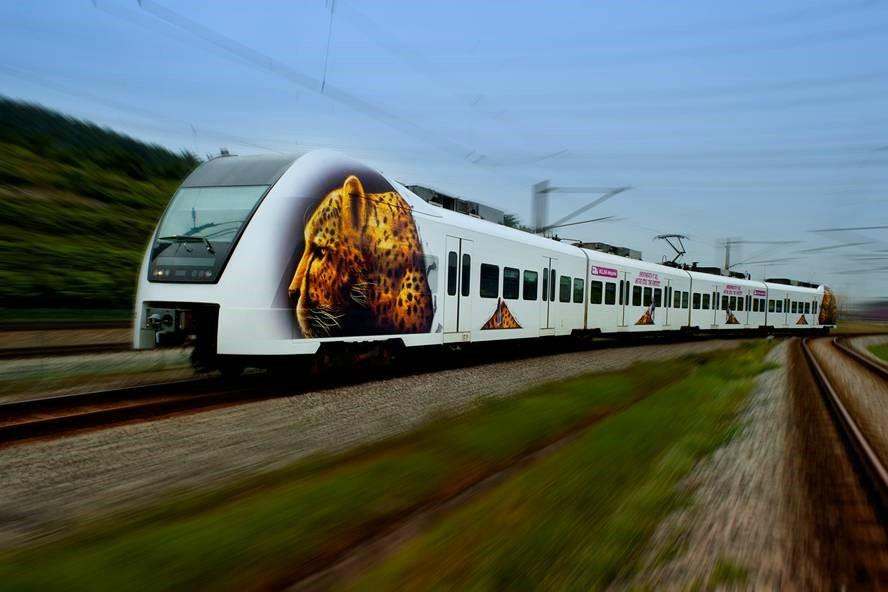 吉隆坡机场快铁-吉隆坡必去景点