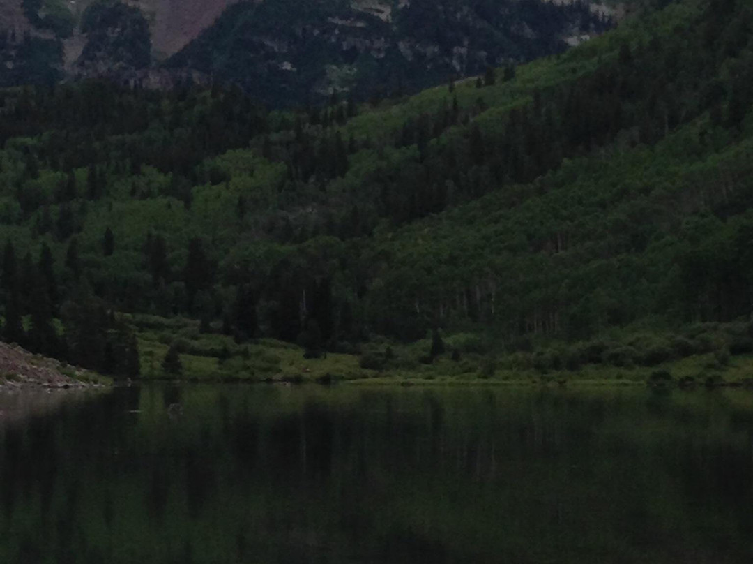 栗色湖风景小径-阿斯蓬必去景点