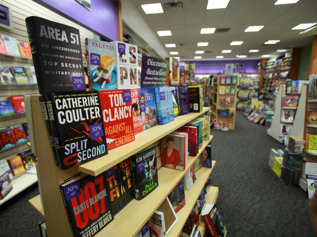 Hilltop Mall-卡尼必去景点