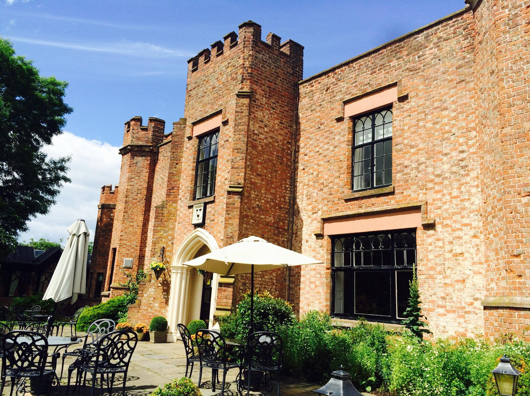 Crabwall Manor Hotel and Spa-Mollington必去景点