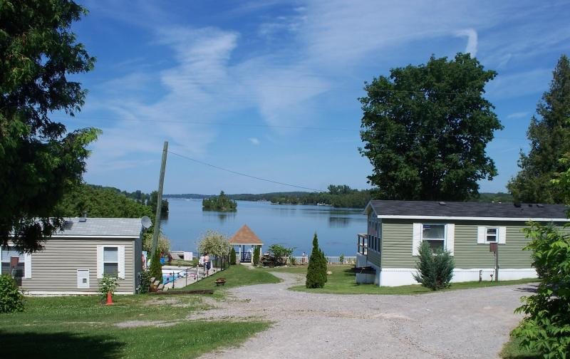 Lancaster Cottage & Trailer Resort