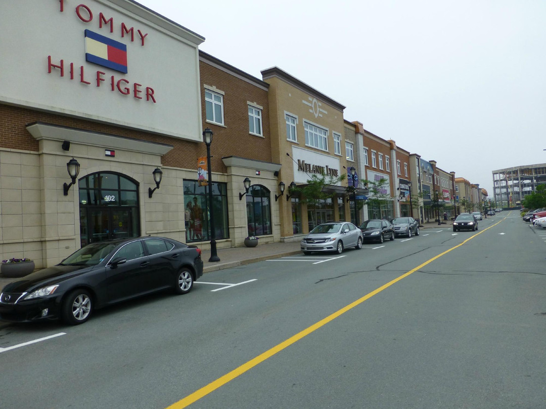 Dartmouth Crossing景点图片