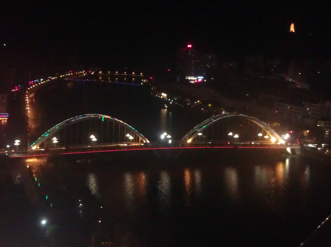 银天大酒店主图