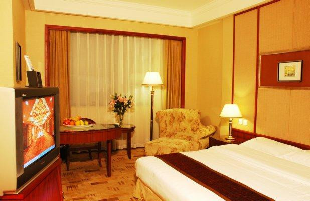 爱乐假日酒店主图