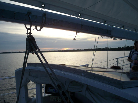 Sail The Daedalus-橙色海湾必去景点