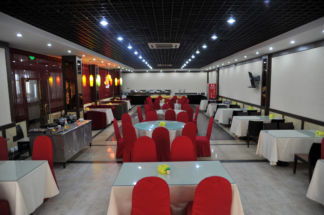 新泰华大酒店主图