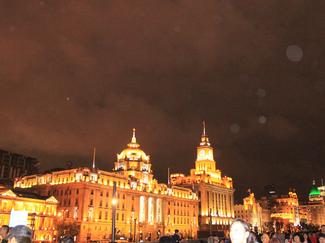 外滩城市雕塑群-上海市必去景点