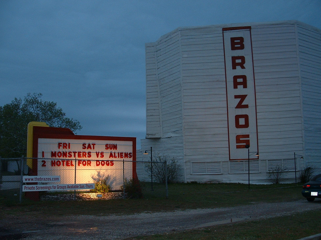 Brazos Drive-in-格兰伯里必去景点
