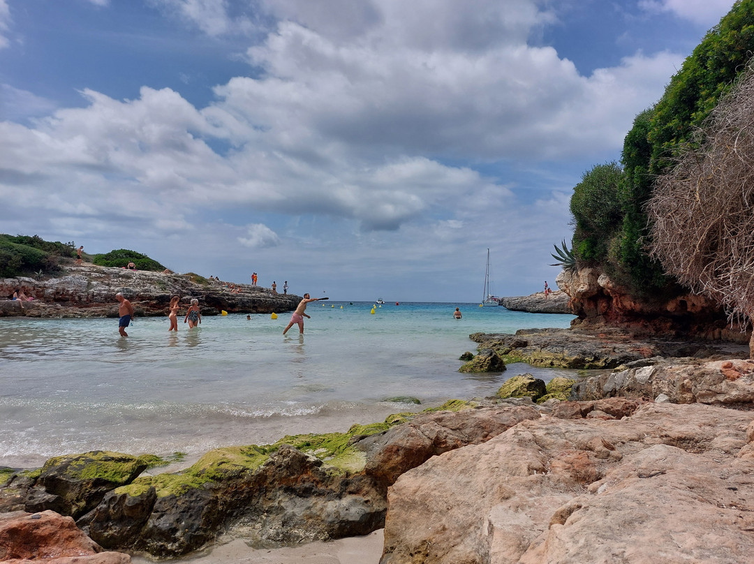 Playa Sa Caleta d'en Gorries-Cala Santandria必去景点