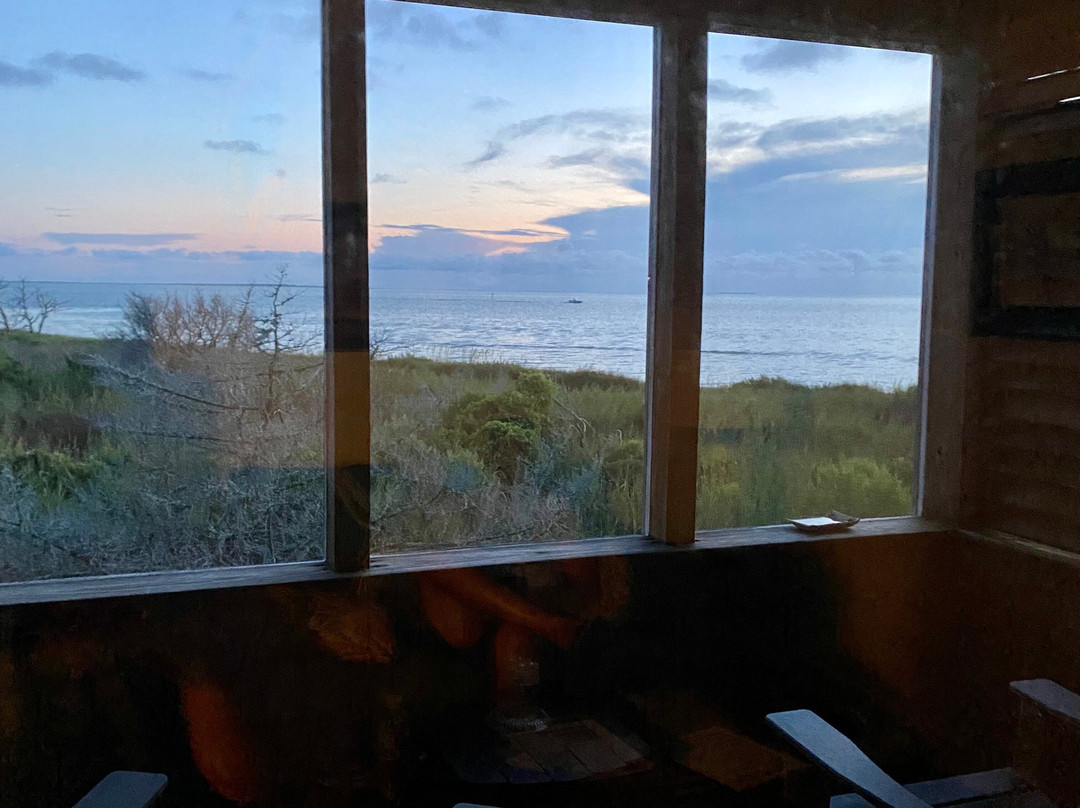 The Ocracoke Harbor Inn主图