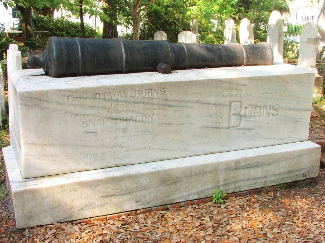 Beaufort Historic Site Old Burying Ground景点图片