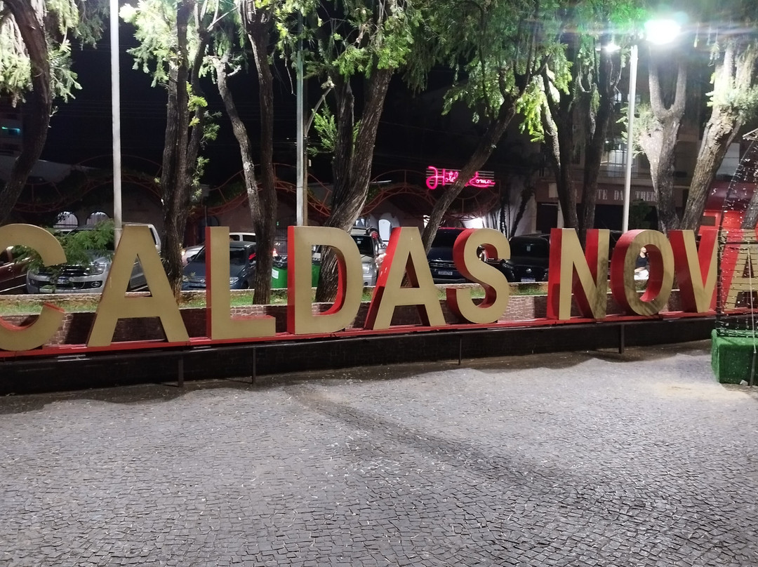 Feira do Luar-Caldas Novas必去景点