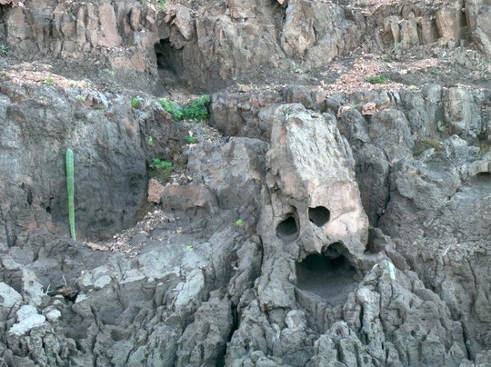 Alonso Tours-拉巴斯必去景点