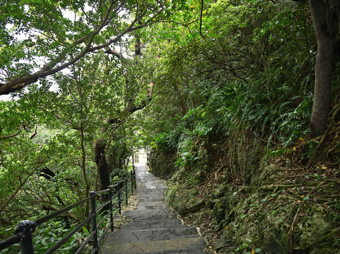 Urasoe Yodore Site景点图片