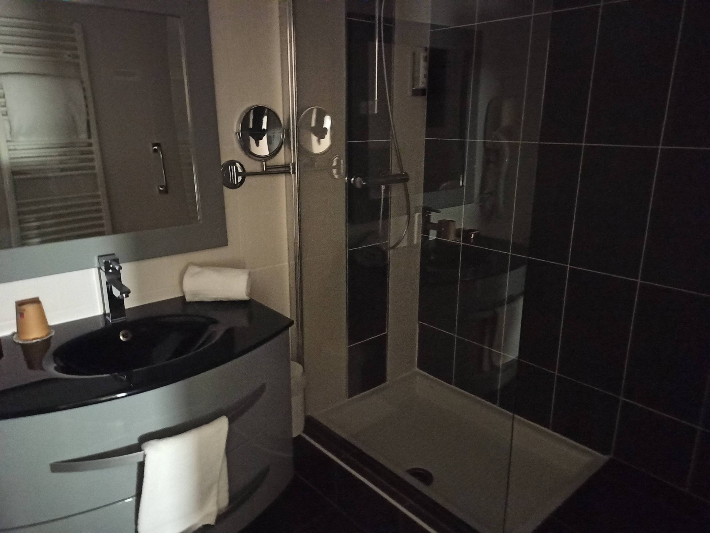 Hotel Aux Berges de L'aveyron-浴室