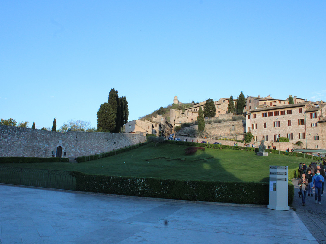Piazza Superiore di San Francesco-阿西西必去景点