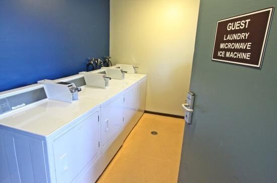 温哥华机场阿森特酒店主图