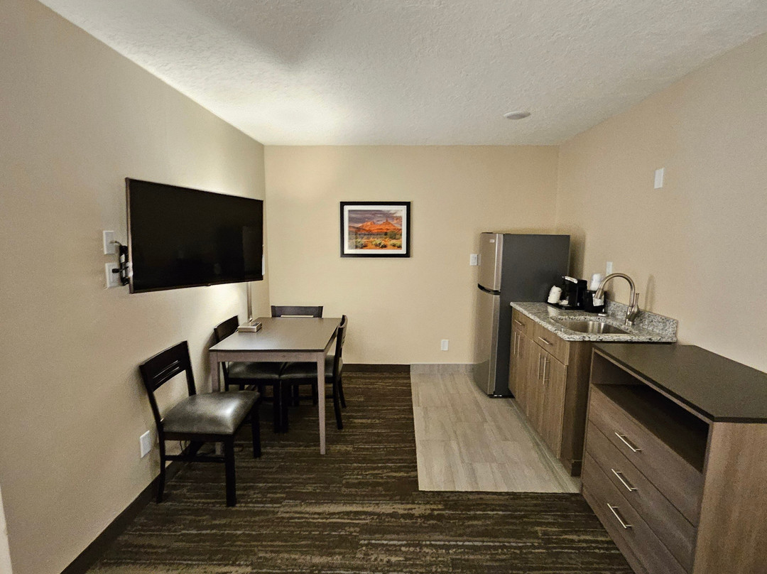 SureStay Plus Hotel By Best Western Price主图