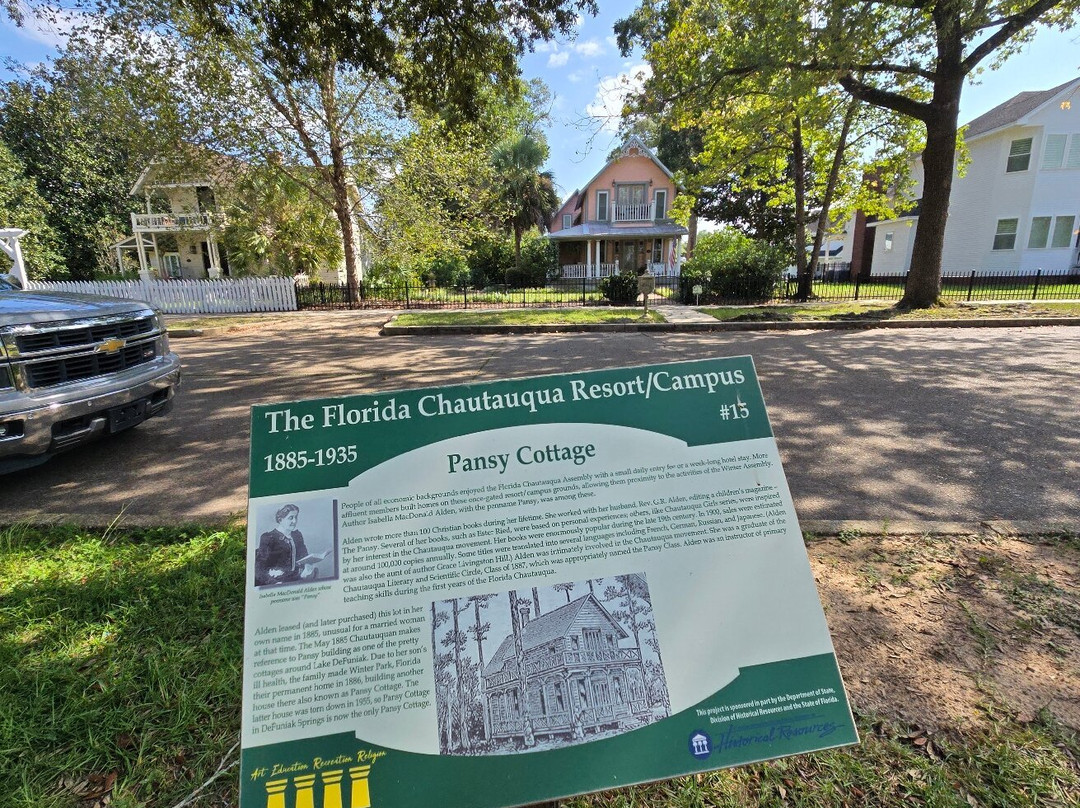 Circle Drive Historic District景点图片
