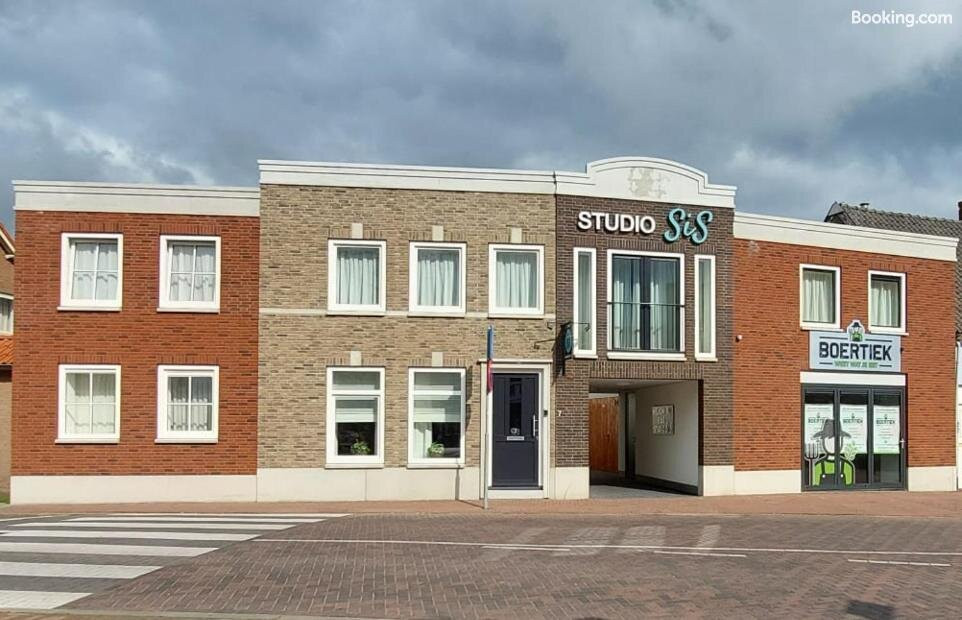 Studio SIS主图