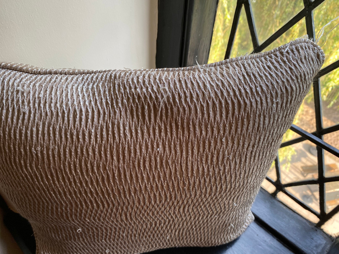 The Priest House by the River主图