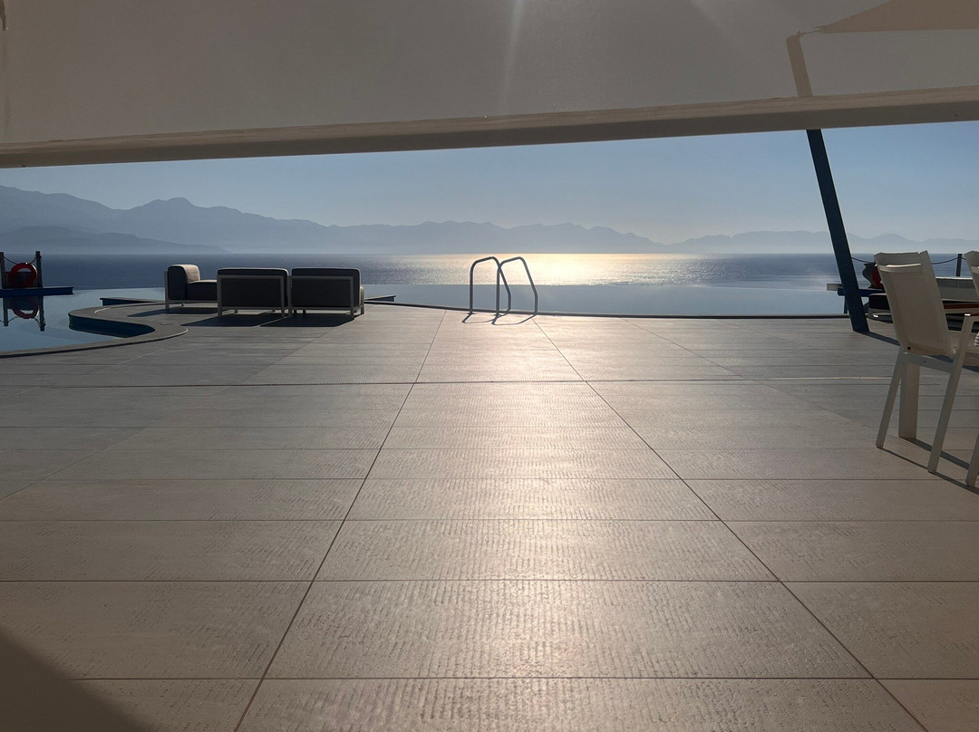 White Donkey Hotel主图