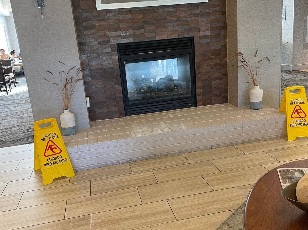 弗雷德里克斯堡霍姆伍德套房酒店主图