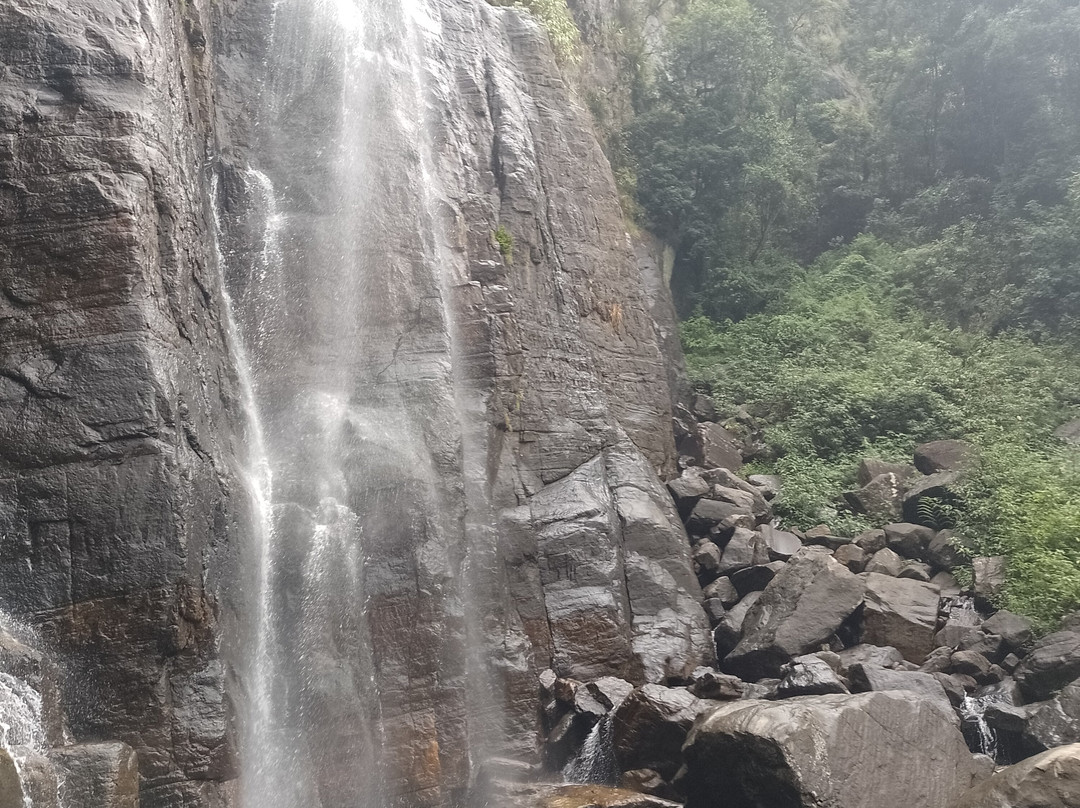 Bambarakanda Falls-Kalupahana必去景点