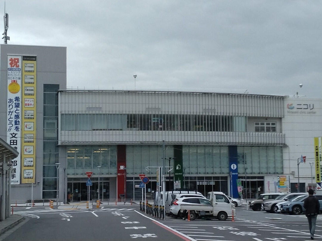 Nirasaki City Chiiki Joho Hasshin Center景点图片