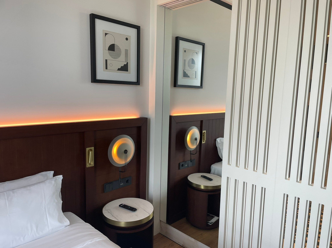 Hotel Tres Reyes San Sebastian主图