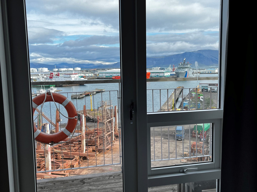 冰岛雷克雅未克滨海酒店主图