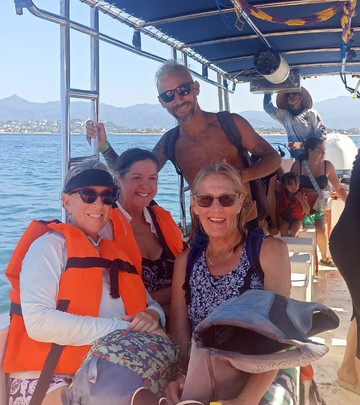 Surfing & adventures with Julio-利他必去景点