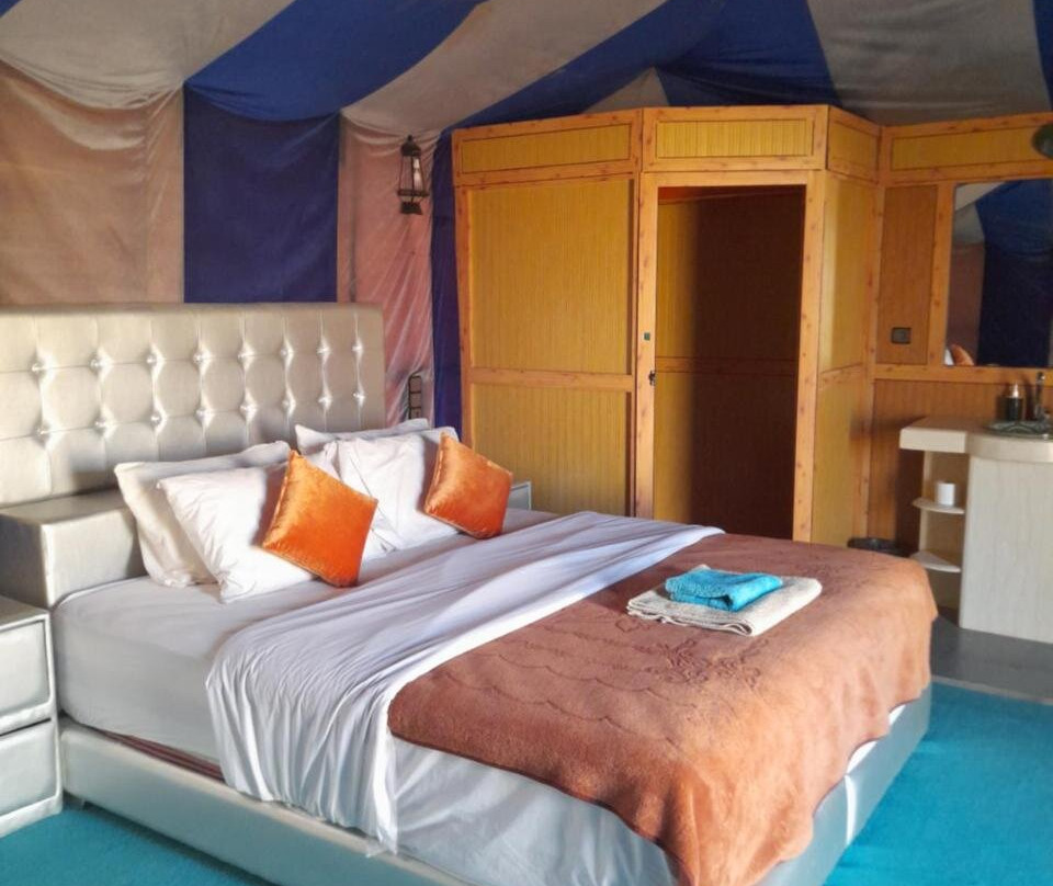 Overnight Camping in Sahara Desert