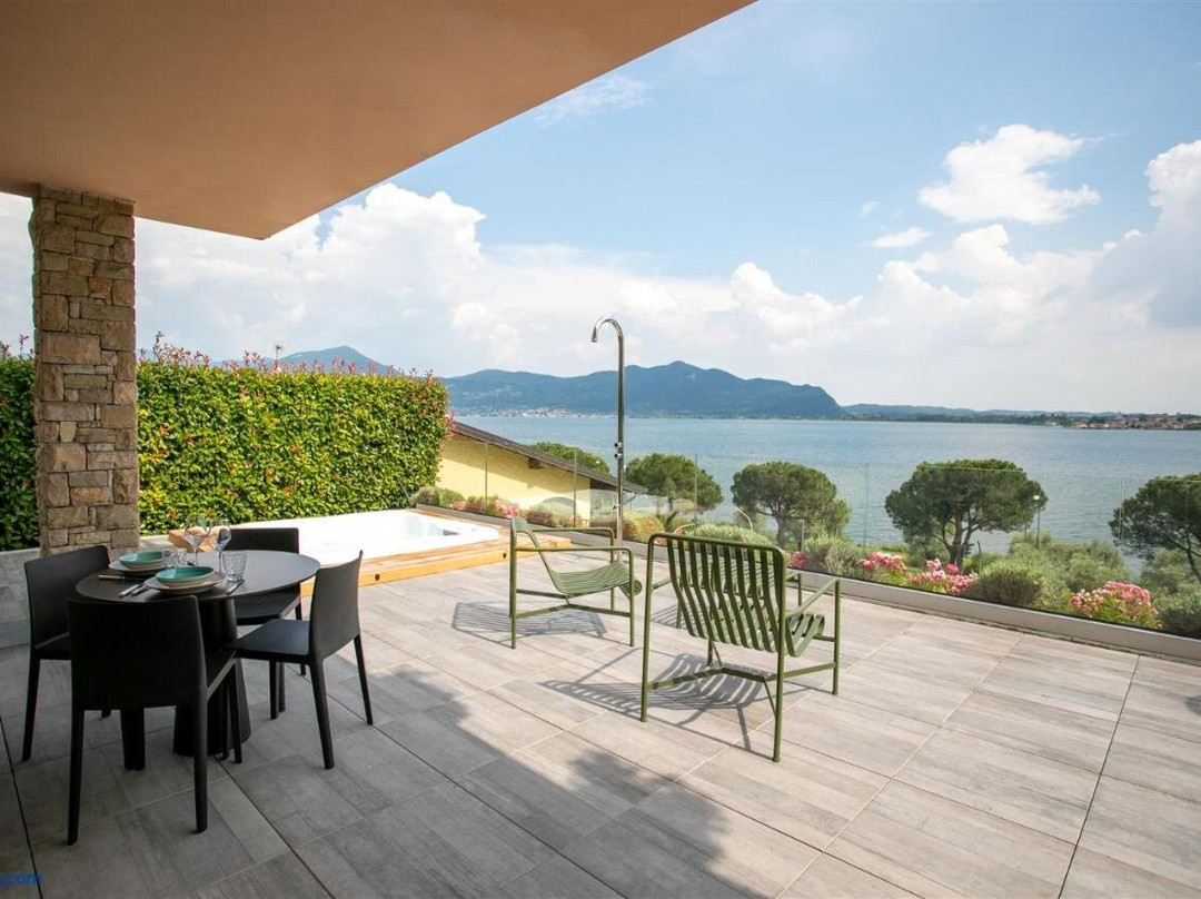 IseoLakeRental - Surre Resort
