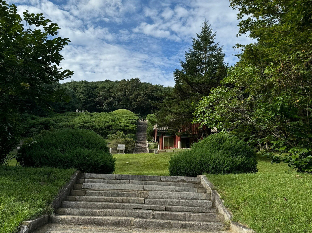 Tomb of King Kongmin-Kaesong必去景点