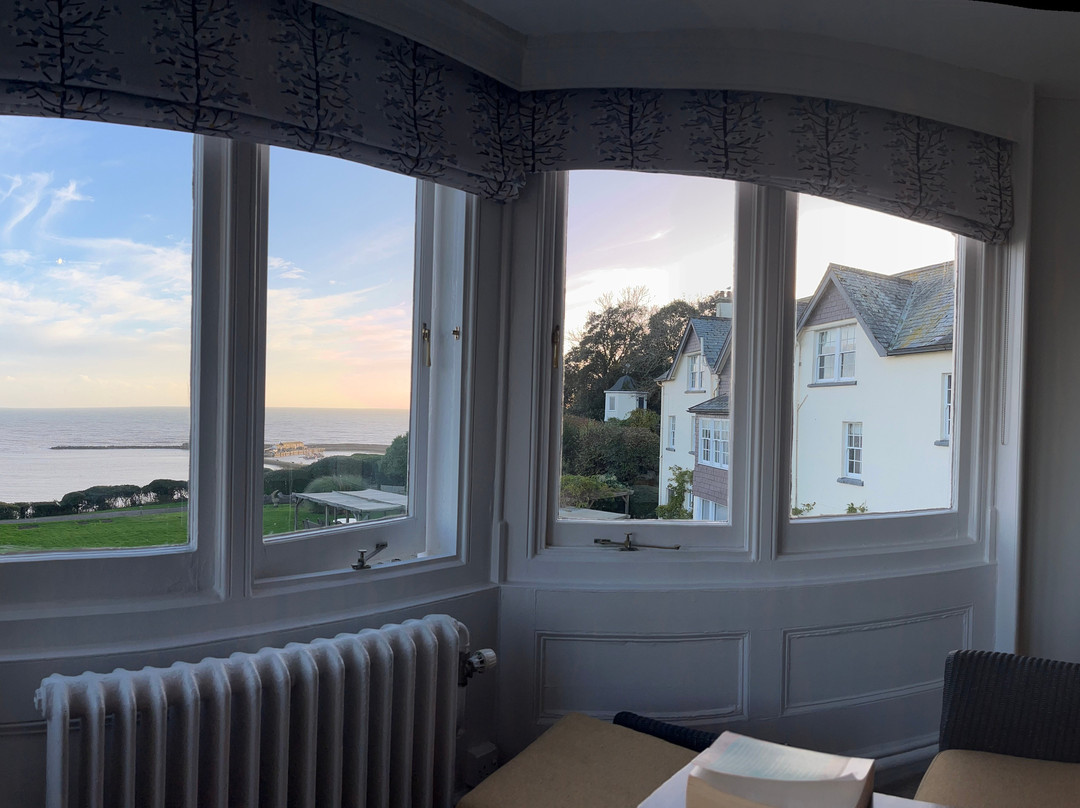 Alexandra Hotel and Restaurant主图