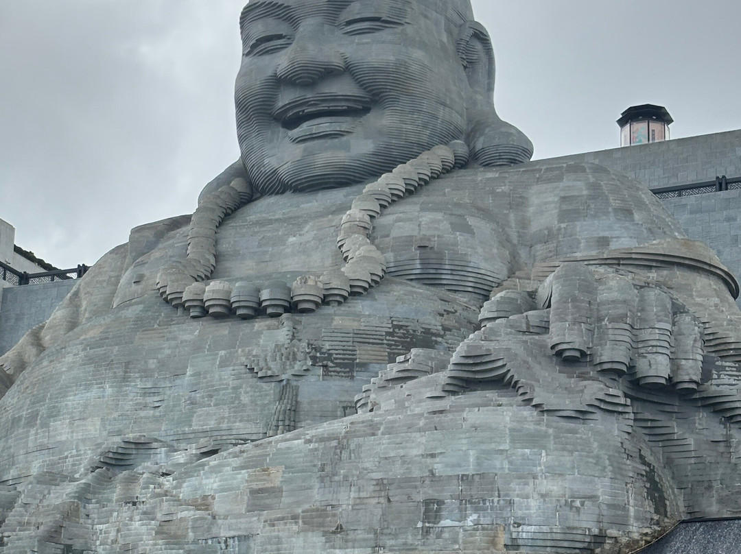 Big Buddha Black Virgin Mountain景点图片