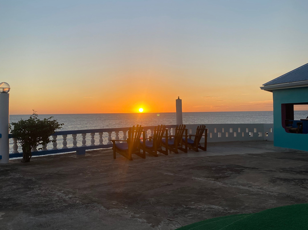 Beyond Sunset Resort and Villas主图