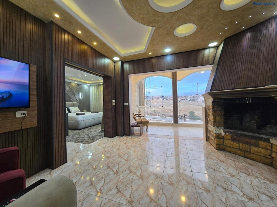 Hadrian's Arch主图