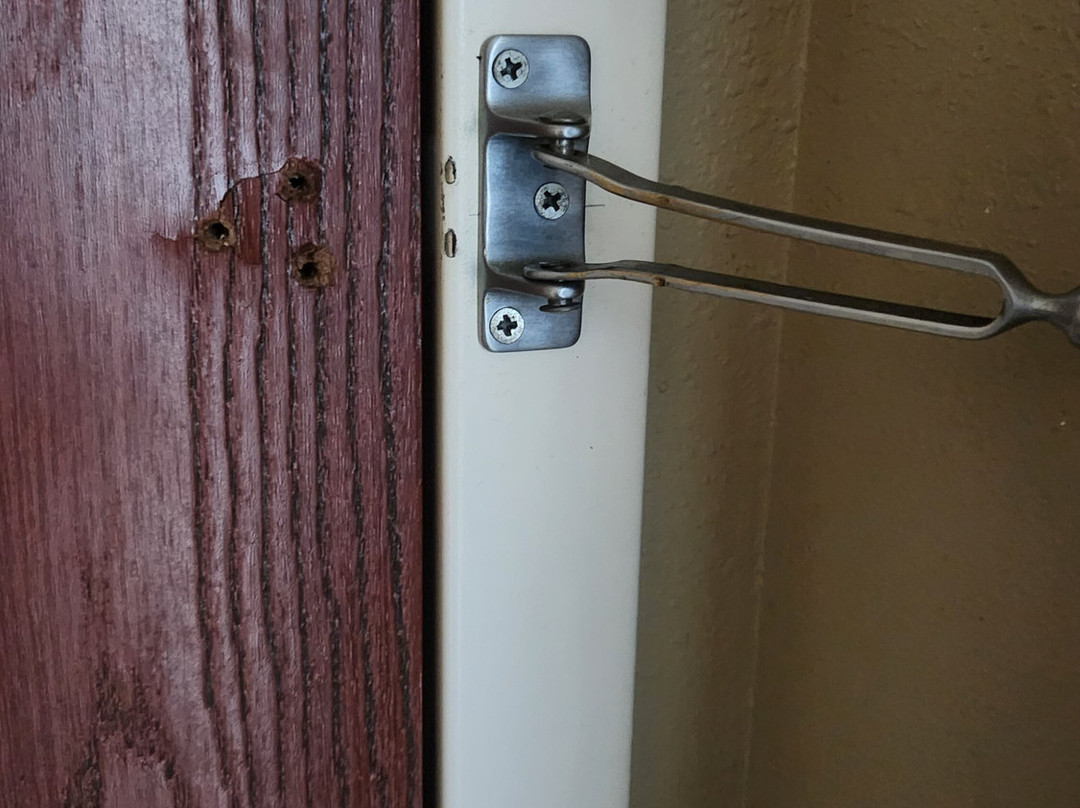 佩利麦克罗特客栈&套房酒店主图