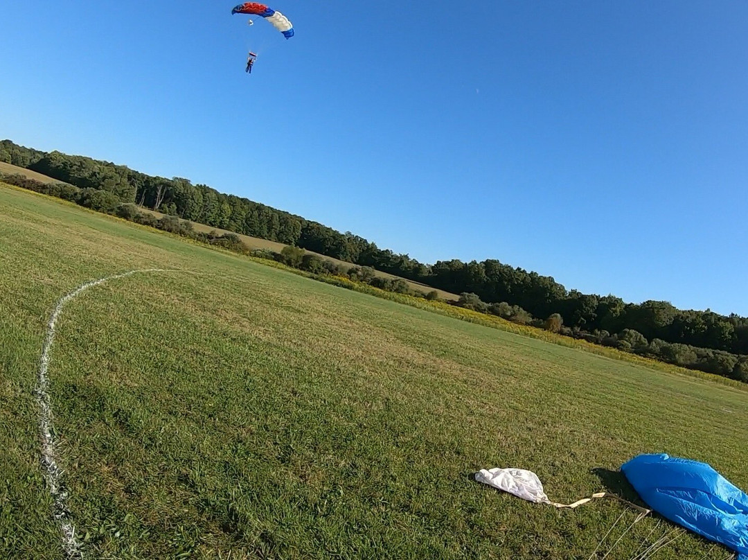 Cleveland Skydiving Center-Garrettsville必去景点