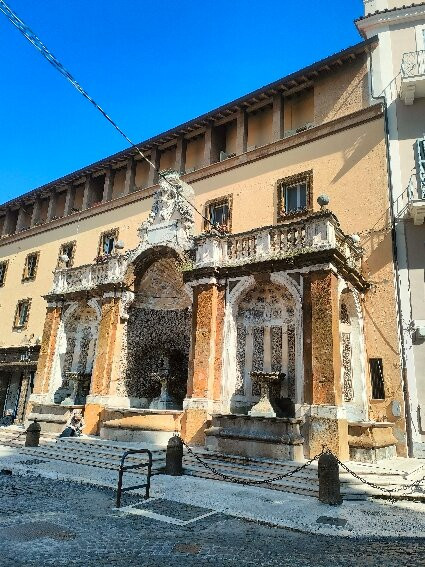 Fontana di Piazza San Pietro景点图片